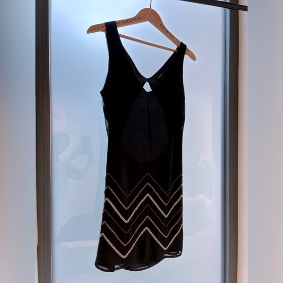 Open back dress gold and silver embroidery - Picture 1 of 6